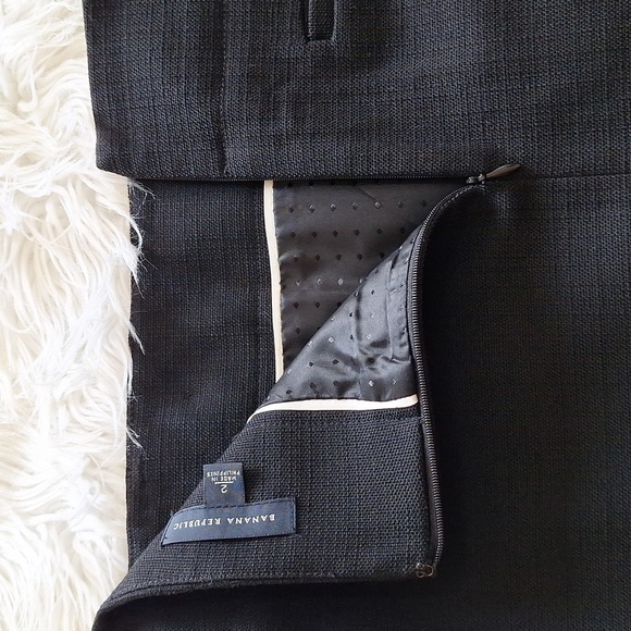 LIKE NEW Banana Republic Black Wool Skirt Size 2 - Picture 8 of 13